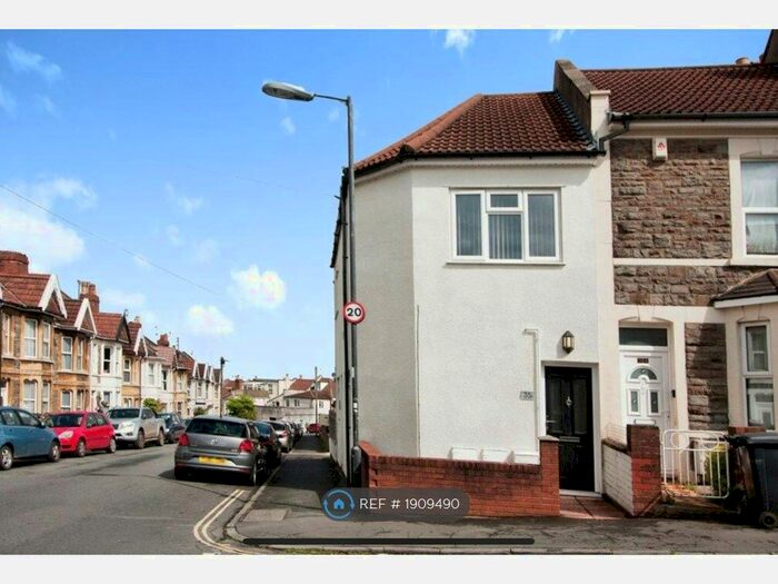 2 Bedroom Flat To Rent In Brislington, Bristol, BS4