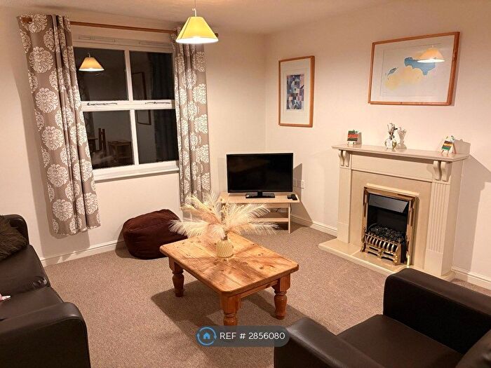 2 Bedroom Flat To Rent In Parnell Road, Bristol, BS16