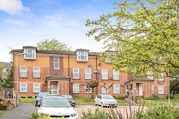 2 Bedroom Flat For Sale In Lower Furney Close, High Wycombe, Buckinghamshire, HP13