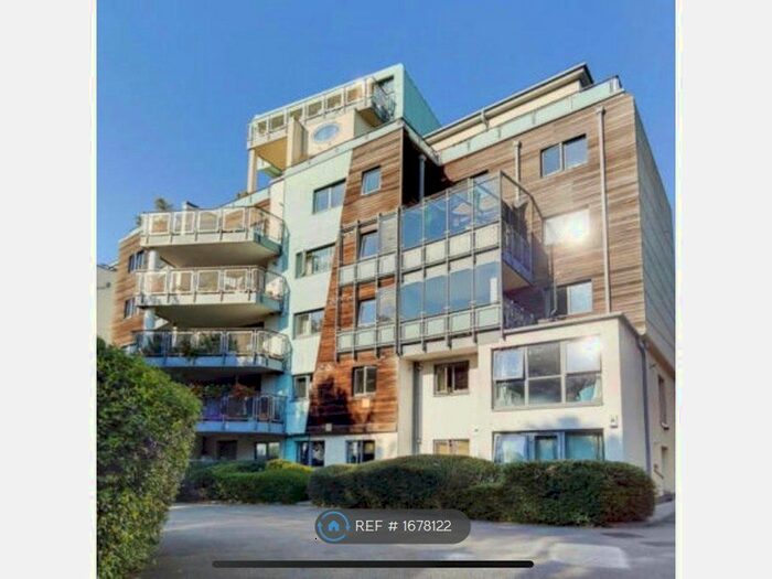 2 Bedroom Flat To Rent In Aura Court, London, SE15