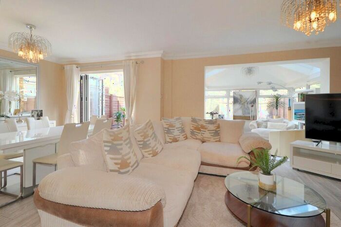 3 Bedroom Terraced House For Sale In Primrose Road, Walton-On-Thames, Surrey, KT12