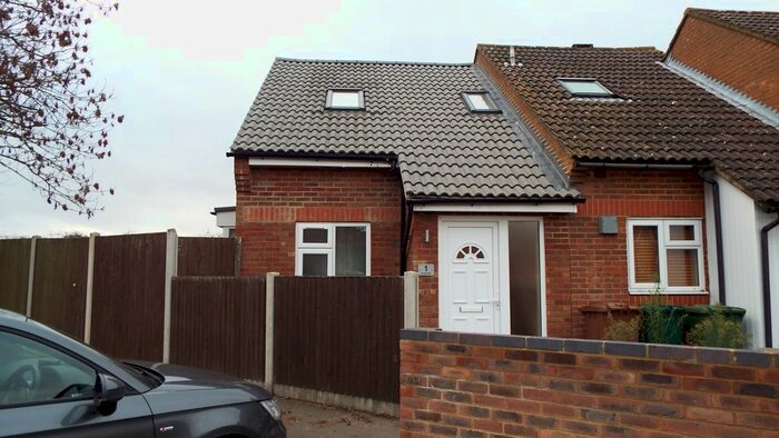 2 Bedroom End Of Terrace House To Rent In Douglas Road, Stanwell, TW19