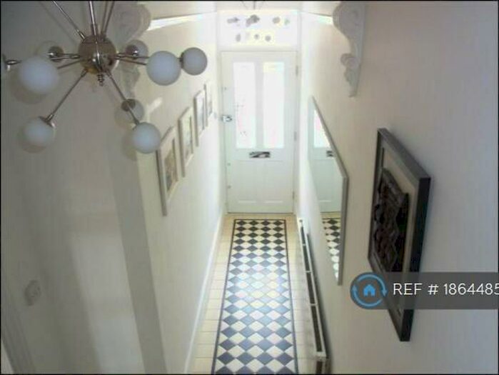 4 Bedroom Terraced House To Rent In Salisbury Road, Barnet, EN5