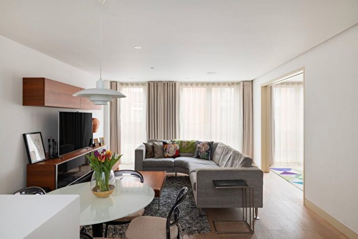 3 Bedroom Flat For Sale In Bedford Court, Covent Garden, WC2E