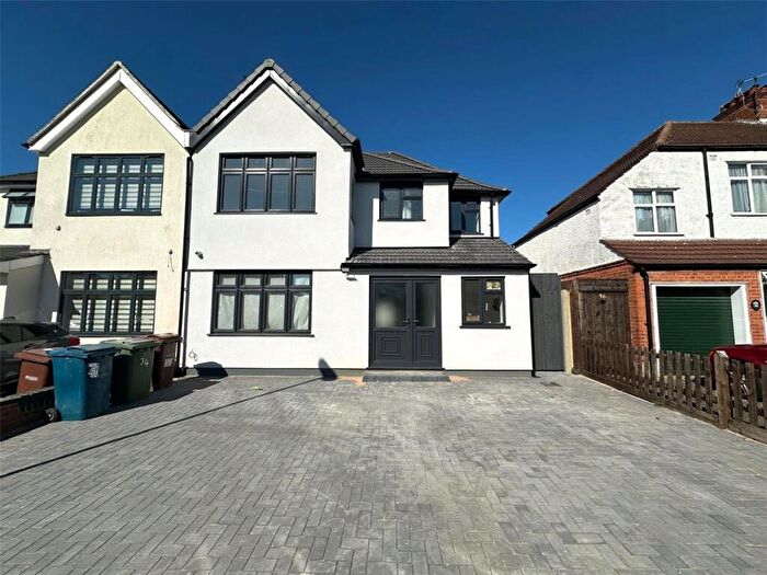 Studio To Rent In Kingsfield Avenue, Harrow, HA2