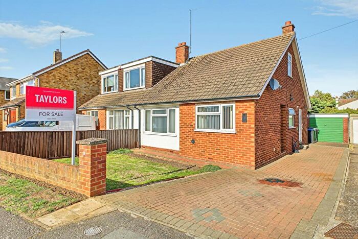 2 Bedroom Bungalow For Sale In Grafton Way, Northampton, Northamptonshire, NN5