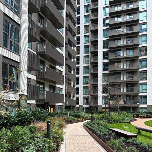 2 Bedroom Apartment To Rent In Galleria House, B Western Gateway, London, E16