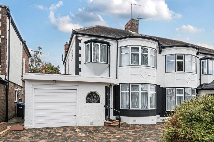3 Bedroom Semi-Detached House For Sale In Minchenden Crescent, Southgate, London, N14