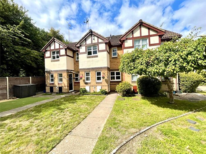 2 Bedroom Terraced House For Sale In Lyndsey Close, Farnborough, Hampshire, GU14