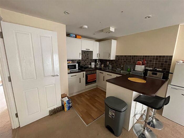 2 Bedroom Property To Rent In Commercial Street, Pontypool, NP4