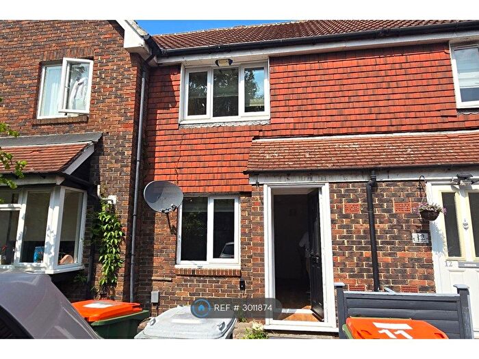 2 Bedroom Terraced House To Rent In Oakley Close, London Beckton, E6
