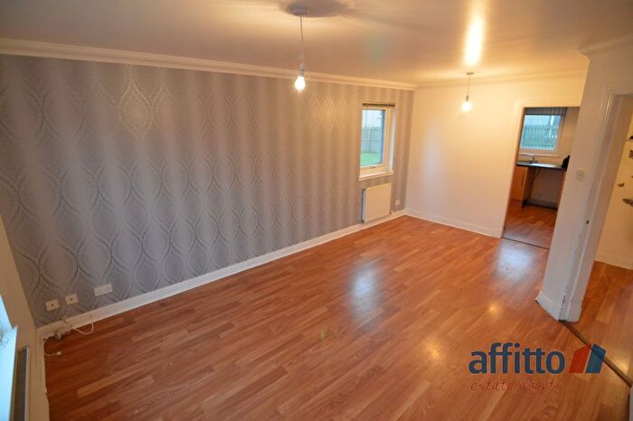 2 Bedroom Flat To Rent In Glenfarg Crescent, Cowdenbeath, KY4