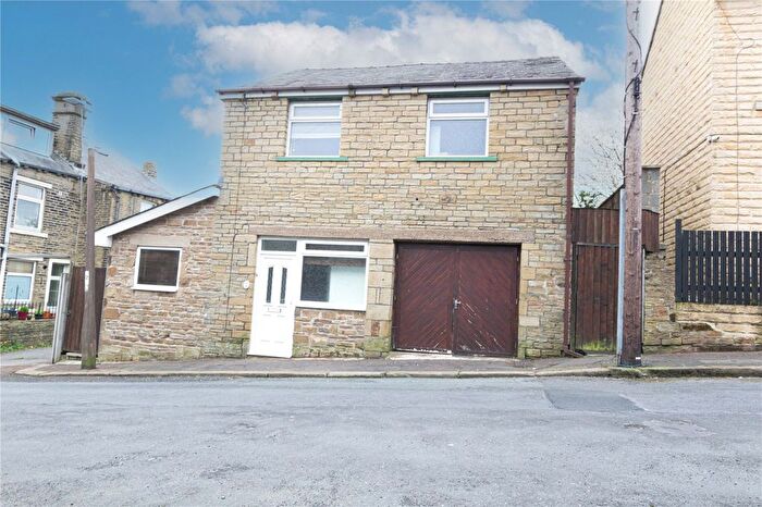 2 Bedroom Detached House To Rent In Jubilee Street North, Holmfield, Halifax, West Yorkshire, HX3