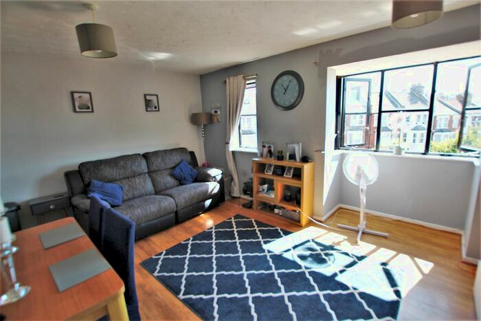 2 Bedroom Flat To Rent In Somerset Hall, Creighton Road, London, N17