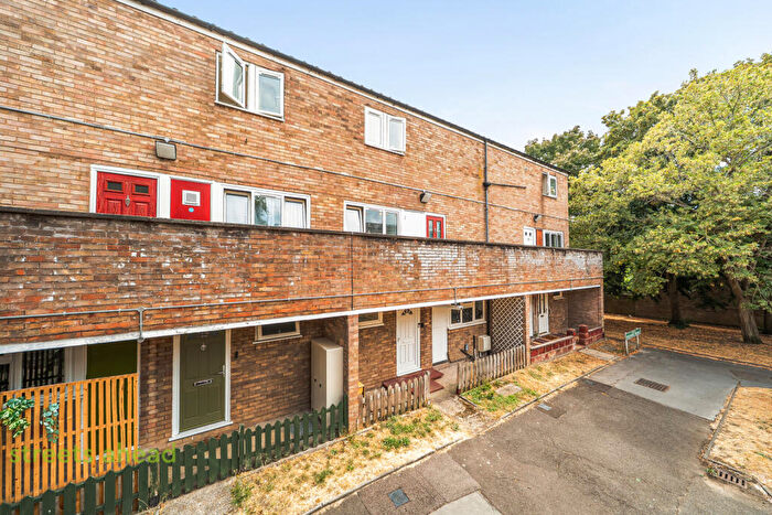 1 Bedroom Apartment For Sale In Trenholme Terrace, London, SE20