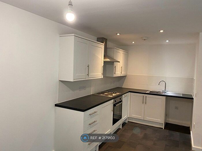 2 Bedroom Flat To Rent In Clearwater Quays, Warrington, WA4