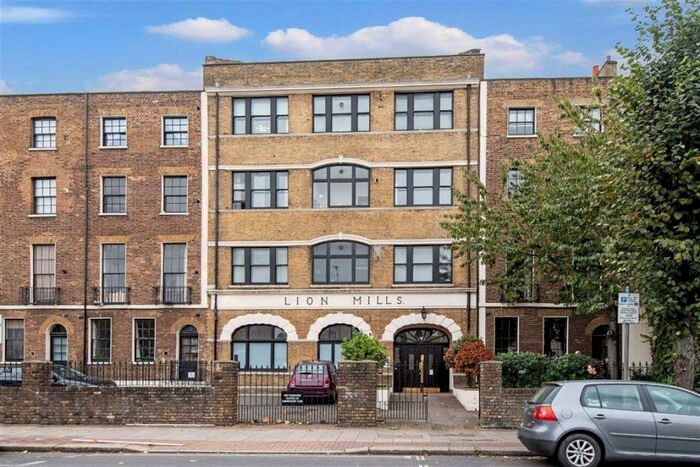 2 Bedroom Flat To Rent In Lion Mills, Shoreditch, E2
