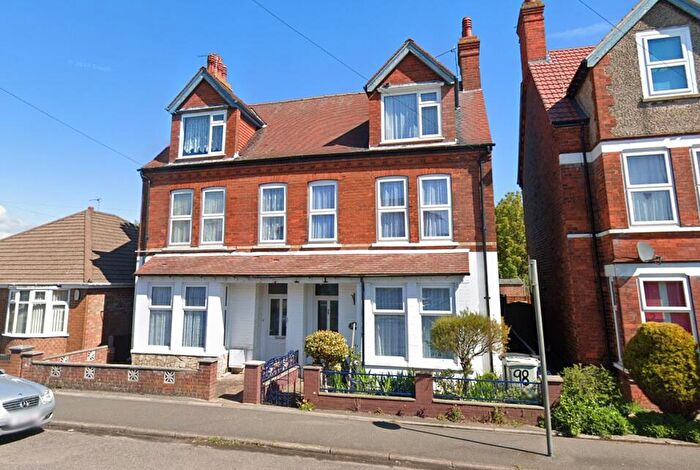 6 Bedroom Semi-Detached House For Sale In Wainfleet Road, Skegness, PE25
