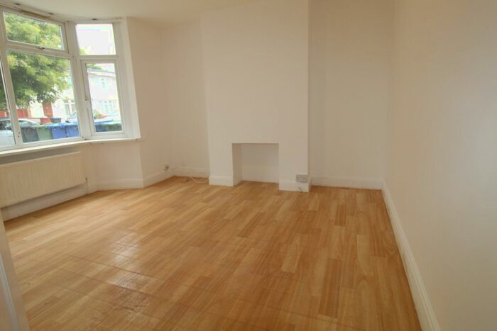 3 Bedroom Semi-Detached House To Rent In Sandringham Road, Northolt, UB5