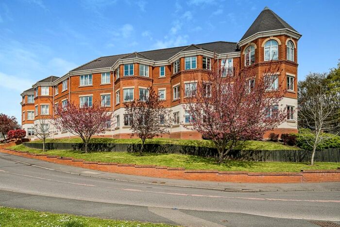 3 Bedroom Apartment To Rent In Dibdale Road West, Dudley, DY1