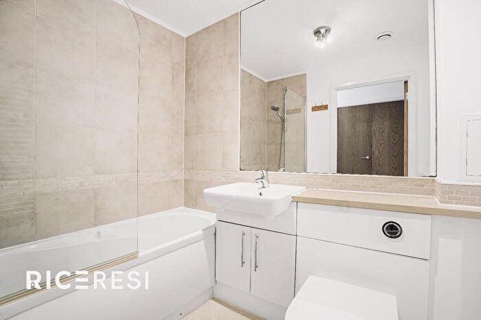 2 Bedroom Flat To Rent In Arlington House, West Drayton, UB7