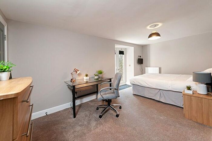 6 Bedroom Apartment To Rent In St. James House, - Portland Terrace, NE2