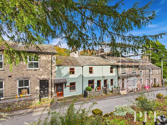 3 Bedroom Cottage For Sale In Midtown, Ravenstonedale, CA17