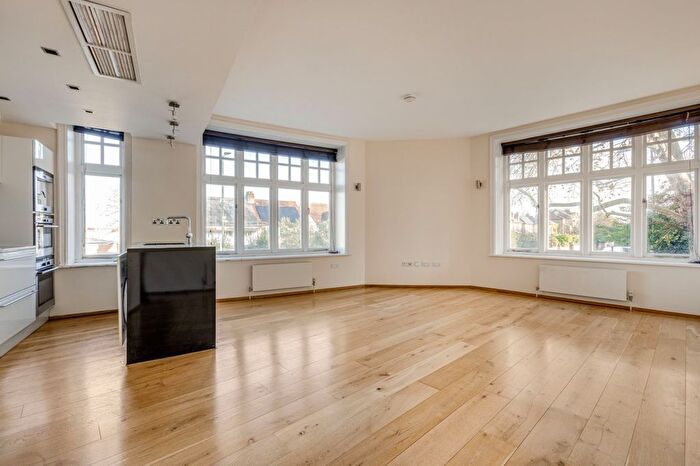 2 Bedroom Flat To Rent In Sheen Road, Richmond, TW9