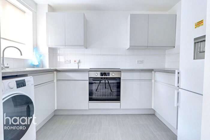 1 Bedroom Retirement Property For Sale In Gibson Court, Romford, RM1