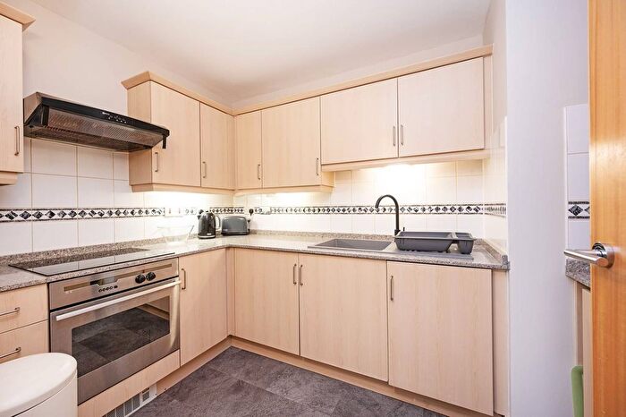 3 Bedroom Flat For Sale In Prescot Street, City, London, E1
