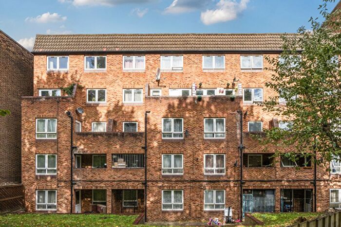 1 Bedroom Flat For Sale In Romney Close, London, SE14
