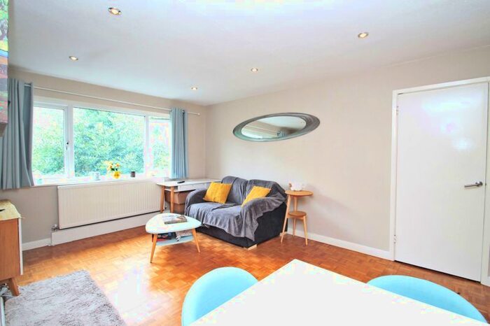 2 Bedroom Flat To Rent In Roxborough Road, Harrow-On-The-Hill, Harrow, HA1