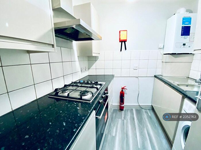 8 Bedroom Flat To Rent In Bath Street, Leamington Spa, CV31