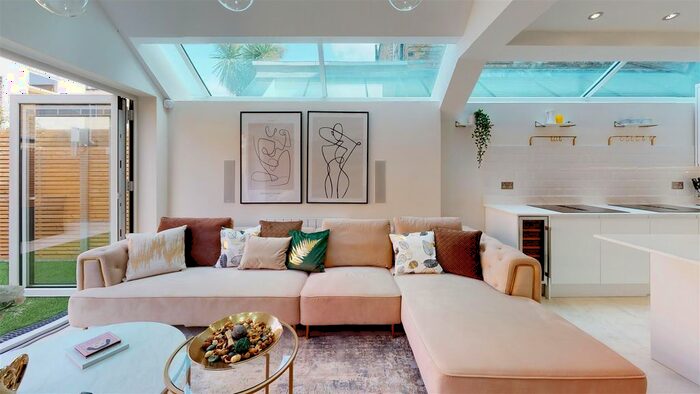 7 Bedroom Terraced House To Rent In Lochaline Street, Hammersmith, W6