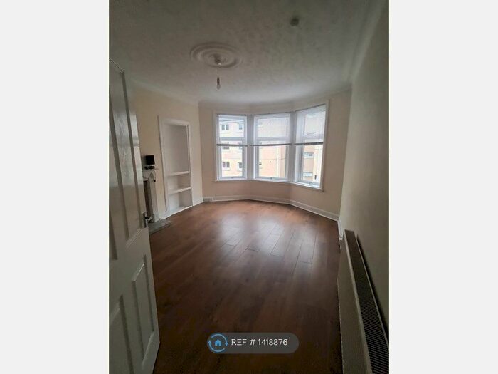 1 Bedroom Flat To Rent In Mount Pleasant Street, Greenock, PA15