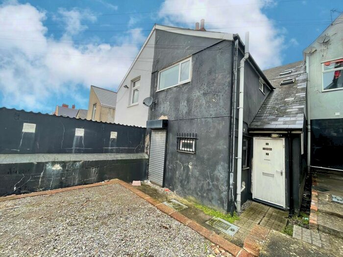 1 Bedroom Flat To Rent In Holton Road, Barry, CF63