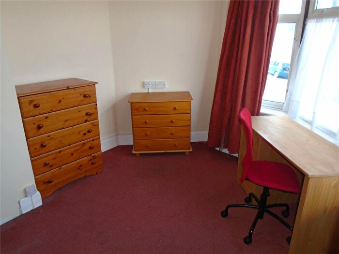 5 Bedroom Semi-Detached House To Rent In Arnold Road, Southampton, Hampshire, SO17