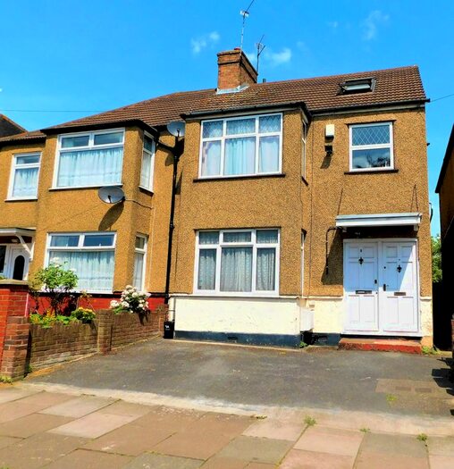 2 Bedroom Maisonette To Rent In Blawith Road, Harrow, Greater London, HA1