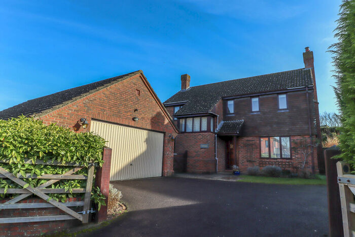 4 Bedroom Detached House For Sale In Chilbolton, Hampshire, SO20