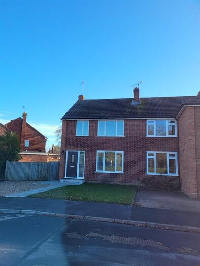 3 Bedroom Semi-Detached House To Rent In Fullerton Road, Byfleet, West Byfleet KT14