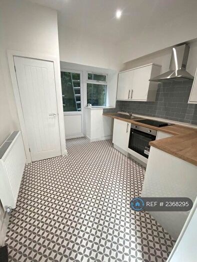 1 Bedroom Flat To Rent In Pentre, Pentre, CF41