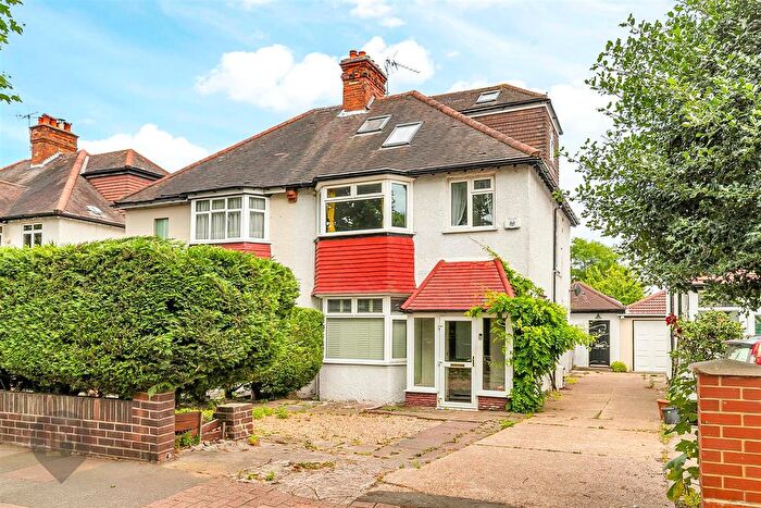 5 Bedroom Property To Rent In Sutherland Grove, London, SW18