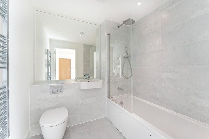 2 Bedroom Flat To Rent In Abbotsford Court, Park Royal, London, NW10