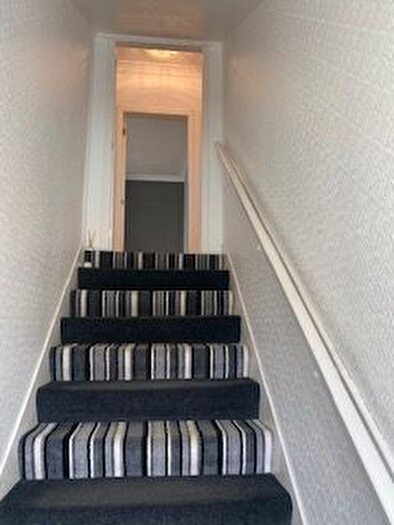 3 Bedroom Flat To Rent In Moidart Place, Craigton, Glasgow, G52