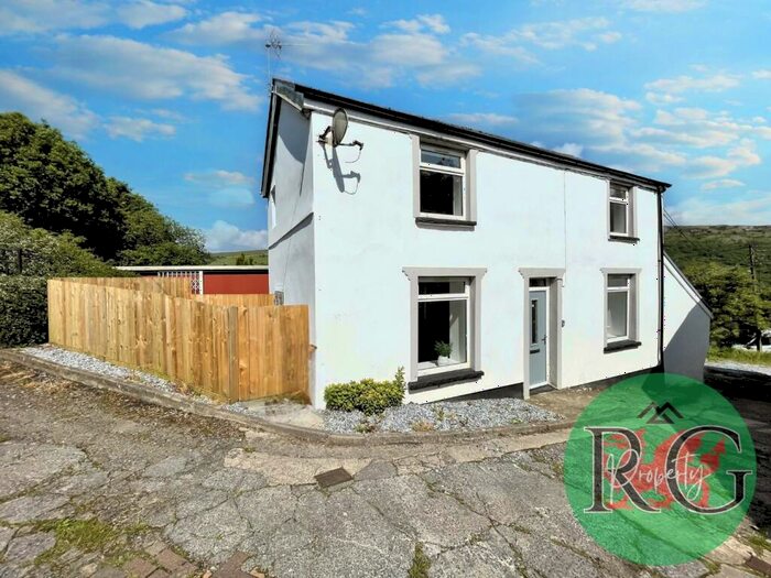 3 Bedroom Detached House For Sale In Pontsticill, CF48