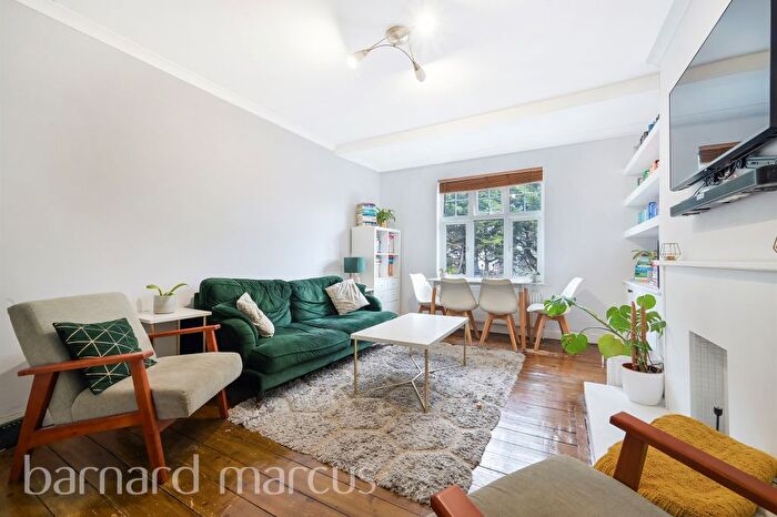 2 Bedroom Flat For Sale In Coombe Road, Croydon, CR0