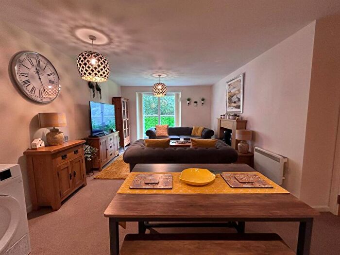 2 Bedroom Apartment To Rent In Hollins Bank Ct, Bolton Road, Blackburn, BB2