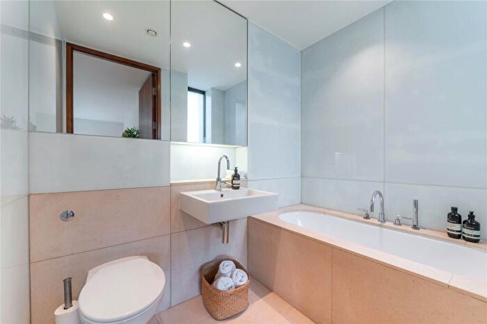 2 Bedroom Apartment To Rent In Oval Road, Camden, NW1