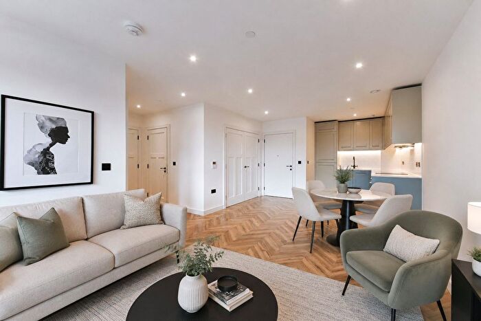 2 Bedroom Property To Rent In Tryon House, Royal Exchange, Kingston-Upon-Thames, KT1
