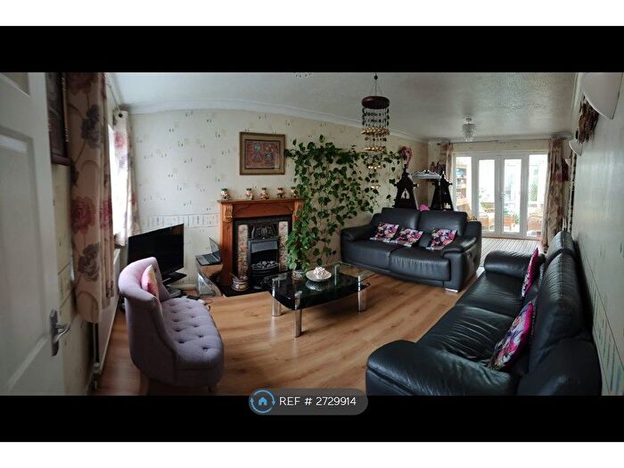 4 Bedroom Detached House To Rent In Borda Close, Chelmsford, CM1